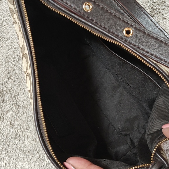 Crossbody - Picture 2 of 3